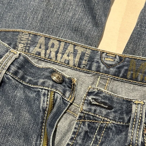 Ariat Classic Blue Jeans - Picture 3 of 5